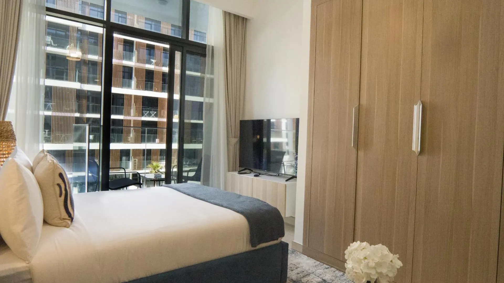 迪拜Easygo- Lavish Stu With Pool View In Azizi Riviera公寓 公寓 迪拜